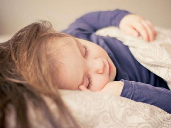 眠くなるツボで速攻快眠 頭や手のツボをご紹介 赤ちゃんにも使える 雑学トレンディ